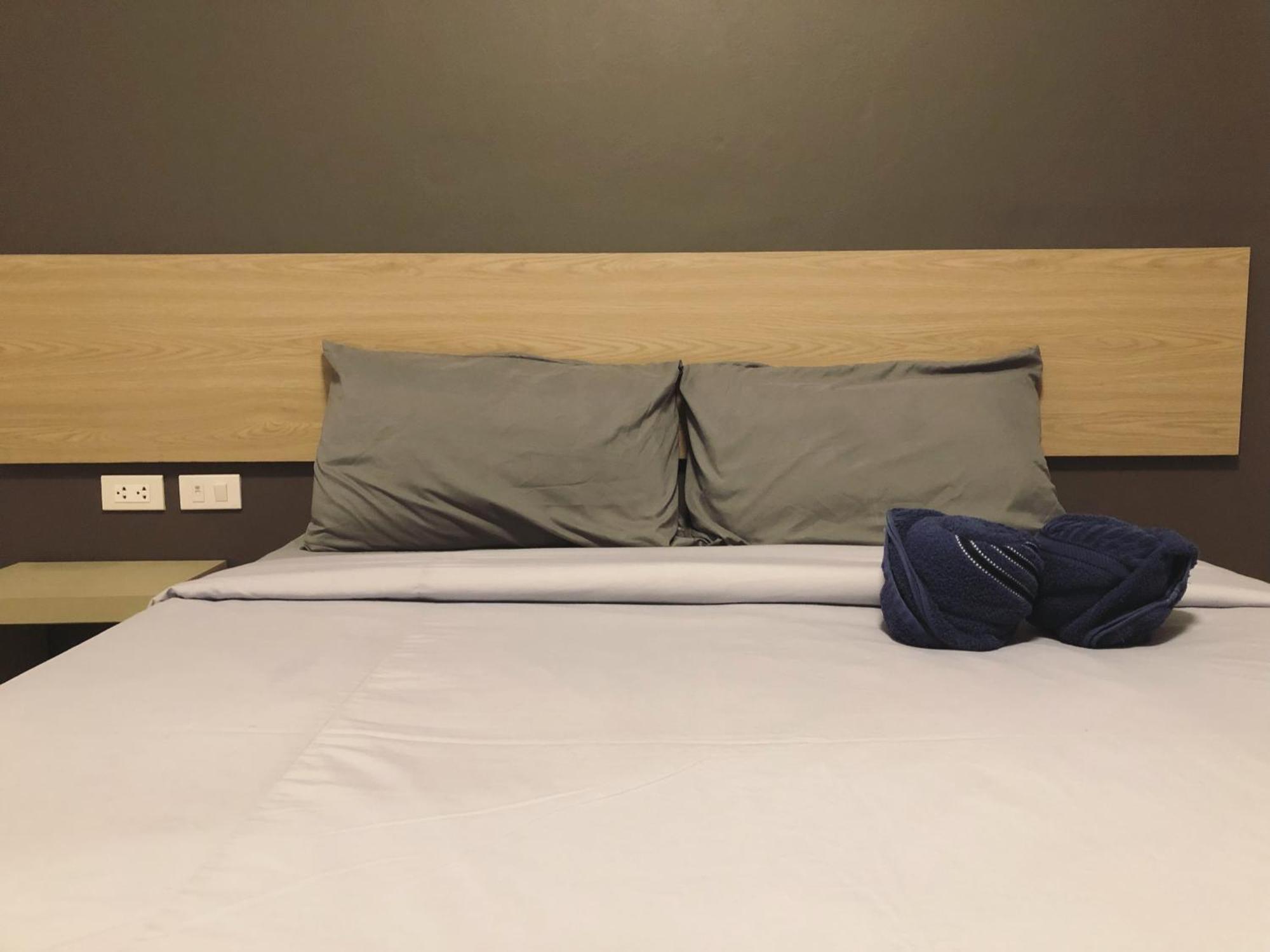 Huahin Terminal Hotel Room photo
